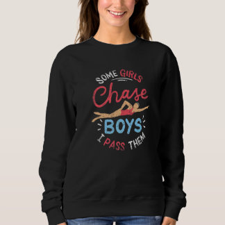 Sudadera Algunos Chicas persiguen a los chicos que les paso
