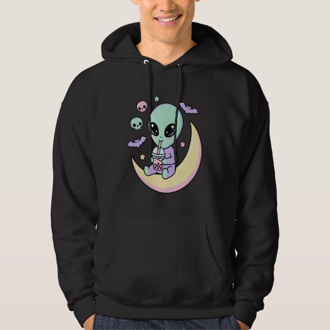 Sudadera Alienígena Kawaii Bebiendo Bubble Tea Pastel Goth  (Anverso)