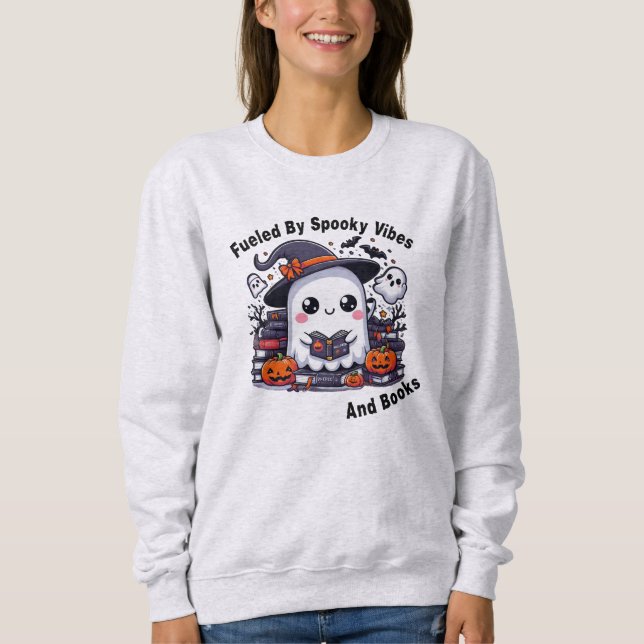 Sudadera Alimentado Por Espeluznantes Vibes Y Libros Hallow (Anverso)