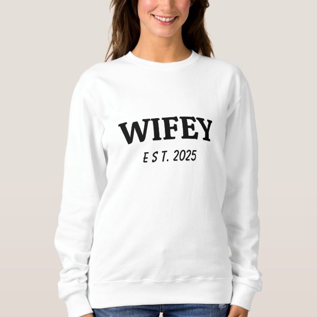 Sudadera Año Personalizado Wifey/Husby, regalo de finanzas (Anverso)