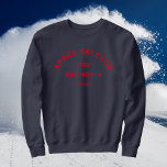 Sudadera Après Ski Club Winter Red Ski Resort Escudo Mens<br><div class="desc">Club de Esquí Après, escudo de la estación de esquí rojo invernal, sudadera marina. Personalice su estancia con el año de su viaje de esquí, el nombre de la estación y su ubicación. Perfecto para una excursión de esquí de destino grupal, como regalo para recordar un viaje pasado o para...</div>