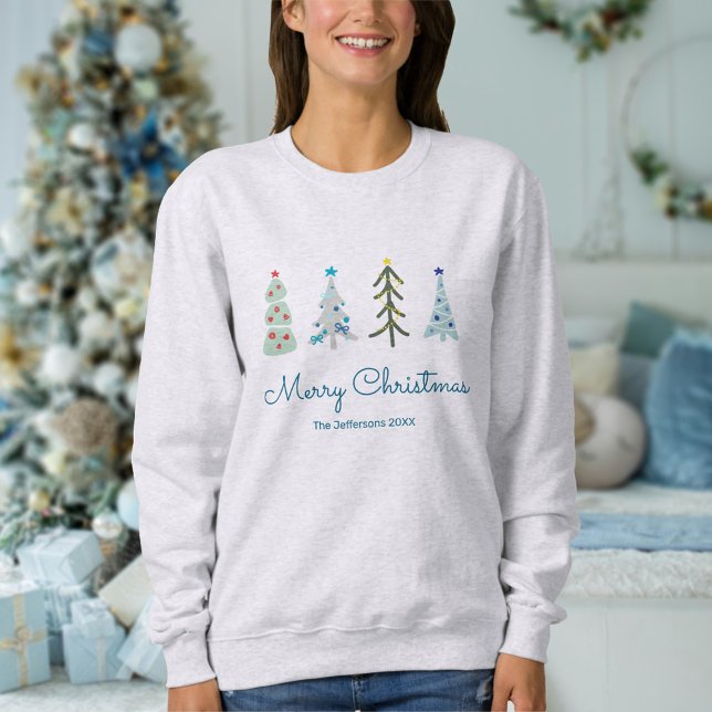 Sudadera Árboles de navidad baratos escandinavos dibujados  (Personalized Christmas sweatshirt with hand drawn Scandinavian Christmas trees)