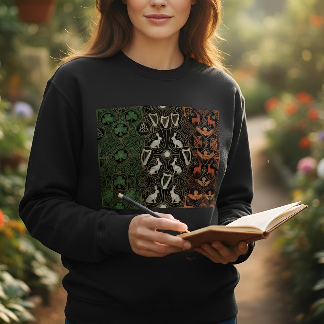 Sudadera Art Deco Heritage Flag | Ireland | Vintage 1920s (Lifestyle Shot)