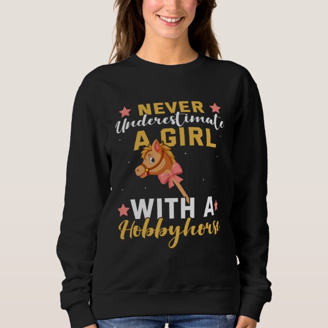 Sudadera Backprint Never underestimate a girl with a Hobbyh (Anverso)