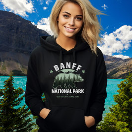 Sudadera Banff Canada Souvenir – Wild Bear in Pine Forest 