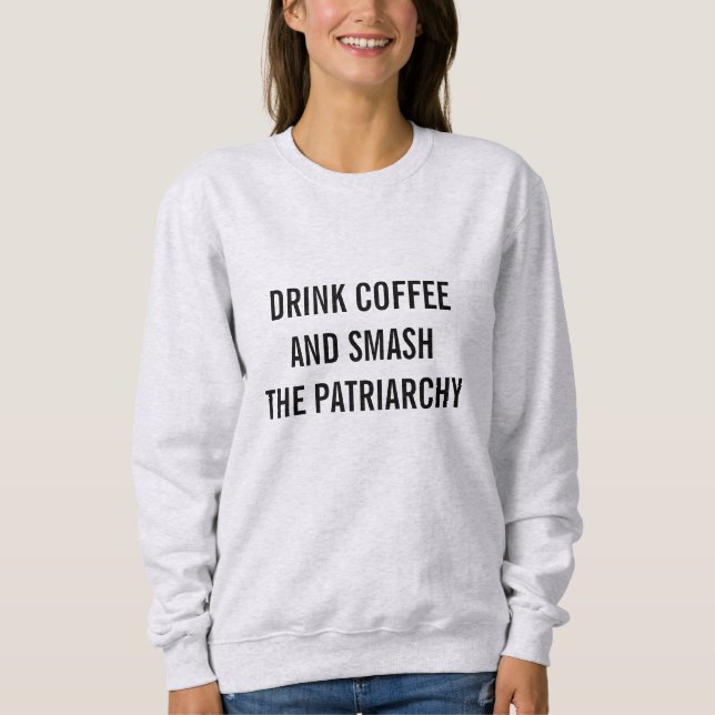 SUDADERA CAFÉ Y CAMISETA DEL FEMINISMO (Anverso)
