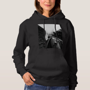 Sudadera Caída entre oscuridad y luz