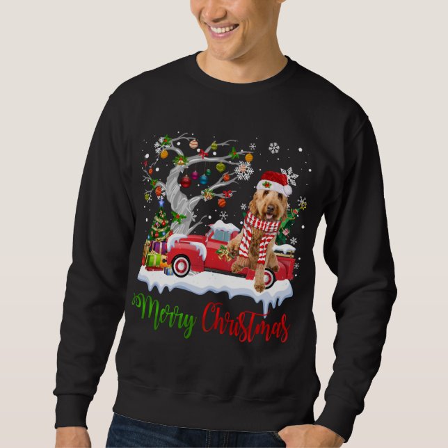 Sudadera Camión Rojo Merry Christmas Tree Goldendoodle Paja (Anverso)