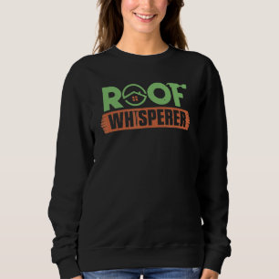 Sudadera Carpintería de carpintería en el tejado de cubreca