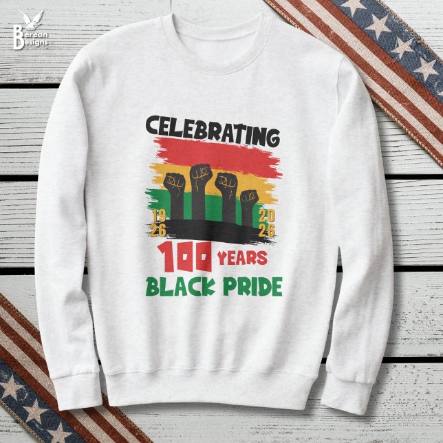 Sudadera Centenario de BHM Recuerdo Mes de la Historia Negr (BHM100 Black History Month Sweatshirt celebrating 100 Years of Black Pride with power fists)