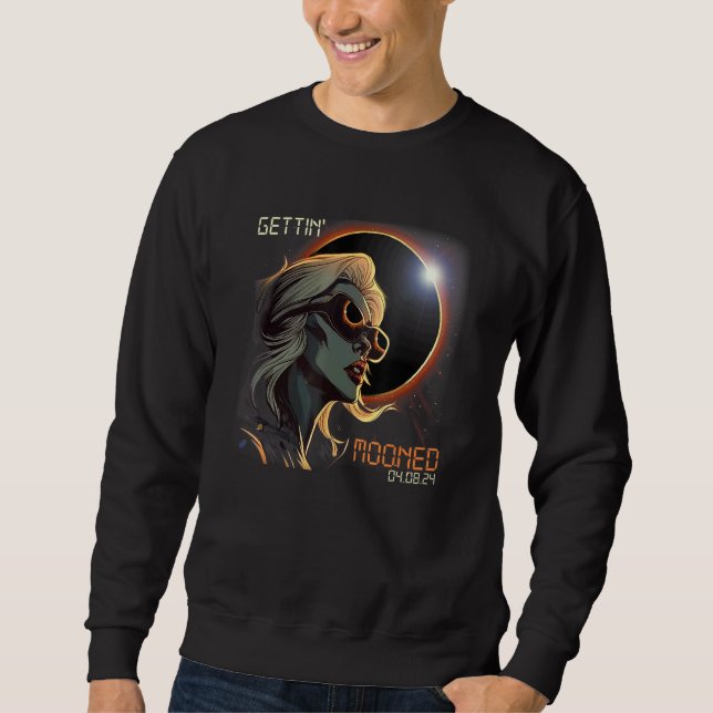 Sudadera Chica Rubia Eclipse Total de Sol Siendo Embromada  (Anverso)