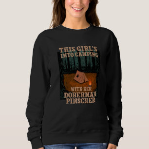 Sudadera Chicas En Camping Con Su Perro Doberman Pinscher