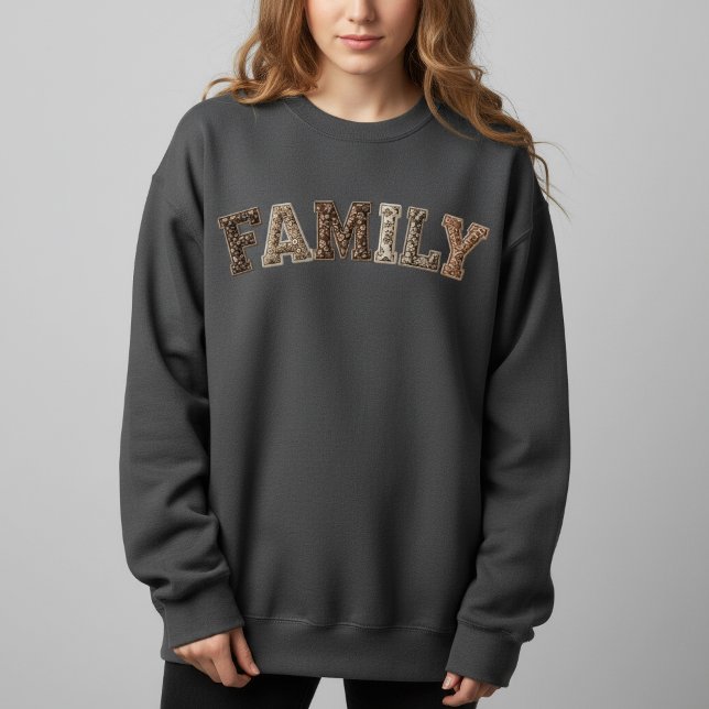 Sudadera con parches familiares (Subido por el creador)