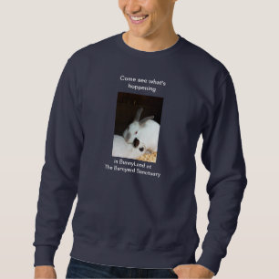 Sudadera Conejitos en BunnyLand en el santuario del corral