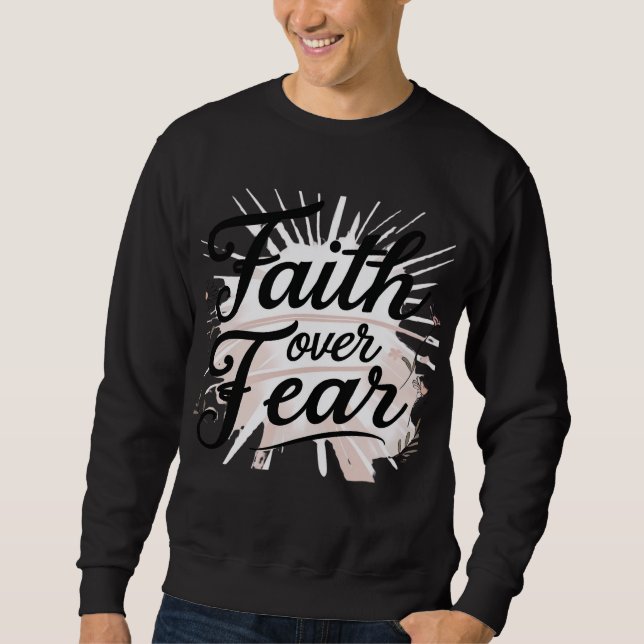 Sudadera cristiana para hombre – “Fe sobre Miedo (Anverso)