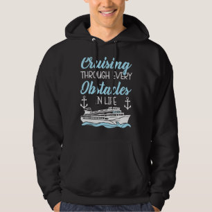Sudadera Cruzando A Través De Cada Obstáculo En Life Cruise