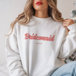 Sudadera Dama de honor personalizada con nombre para desped<br><div class="desc">Camiseta sudadera de dama de honor personalizada con nombre para despedida de soltera. Personaliza esta camiseta rosa minimalista y adorable de boda con el nombre de tu dama de honor debajo de una hermosa letra cursiva. Perfecta como regalo personalizado para la ducha de regalos o despedida de soltera para todas...</div>