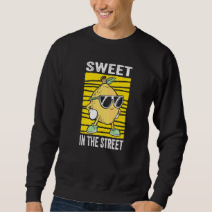 Sudadera Dulce En La Calle Para Un Jefe De Puesto De Limona