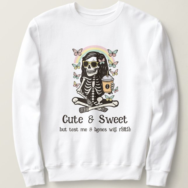 Sudadera Dulces Mariposas Esqueleto Divertidas Halloween  (Cute, spooky, and sassy—your go-to Halloween hoodie for fall chills and bold vibes)