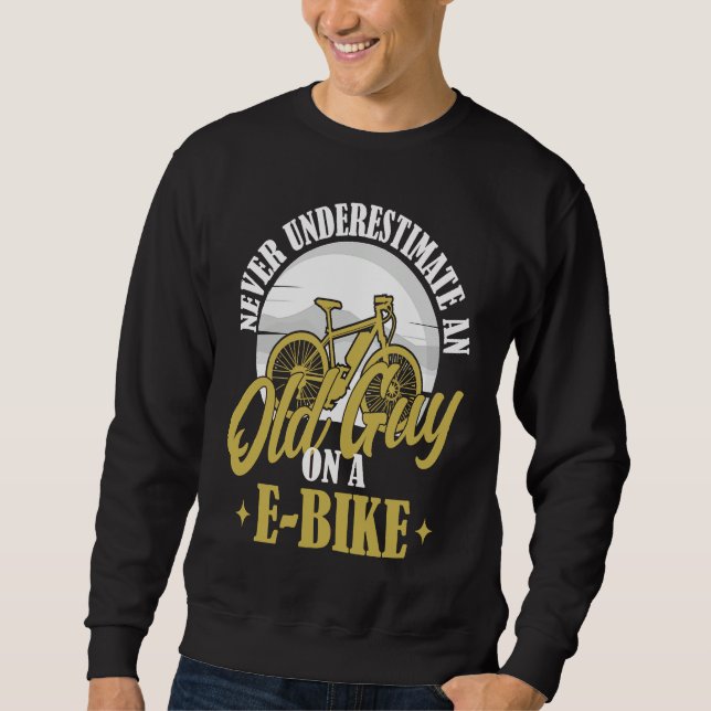Sudadera Electric Biker Never Underestimate An Old Man On A (Anverso)