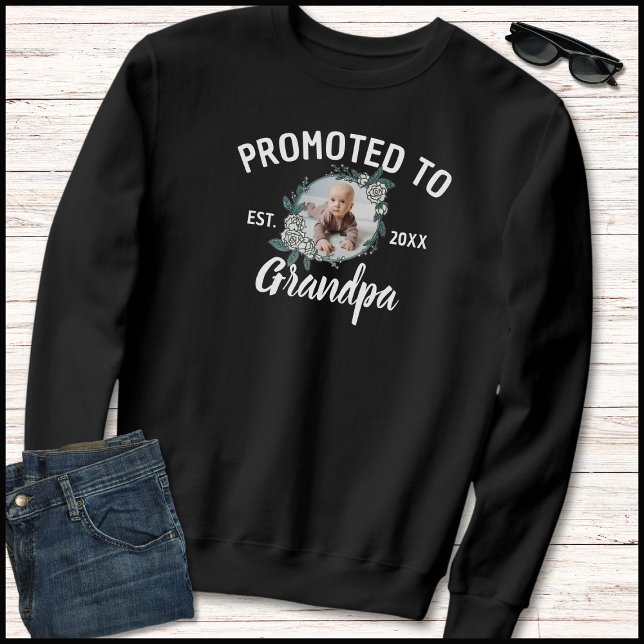 Sudadera Elegant Black & White Photo Promoted To Grandpa (Subido por el creador)