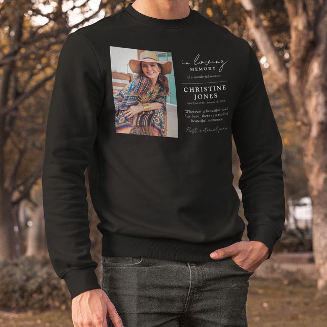 Sudadera Elegante En El Tributo Del Funeral Memorial De La  (Subido por el creador)