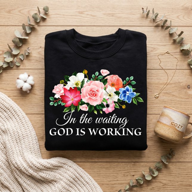 Sudadera En la espera. Dios está trabajando. (Subido por el creador)