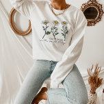 Sudadera Encuentra Belleza En Las Pequeñas Cosas Que Daisy<br><div class="desc">Encuentra Belleza En Las Cosas Pequeñas Camisas De Sudadera De Flor Silvestre</div>