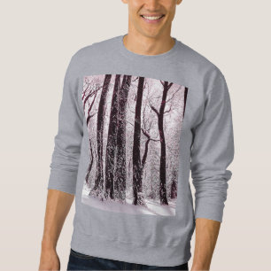 SUDADERA ESCENARIO INVERNAL NEVADO DE BOSQUES ARBOLADOS  