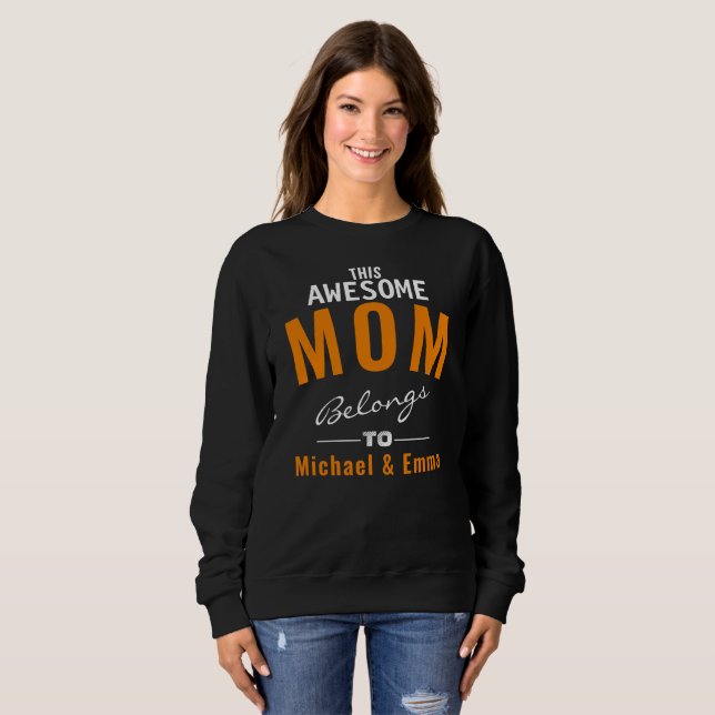 Sudadera Esta Maravillosa Mamá Pertenece Al Personalizable  (Anverso completo)