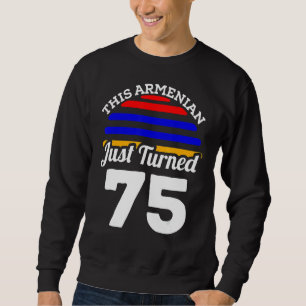 Sudadera Este armenio acaba de cumplir 75 años en Armenia