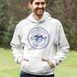 Sudadera Familia personalizado Viaje de pesca Pescador Blue<br><div class="desc">Personalizar esta casa de viaje de pesca familiar para tu padre y hermanos antes de salir al lago a pescar este verano. Un fresco diseño de pescador periwinkle y azul marino con un bajo de boca abierta y tu texto o apellido personalizado.</div>