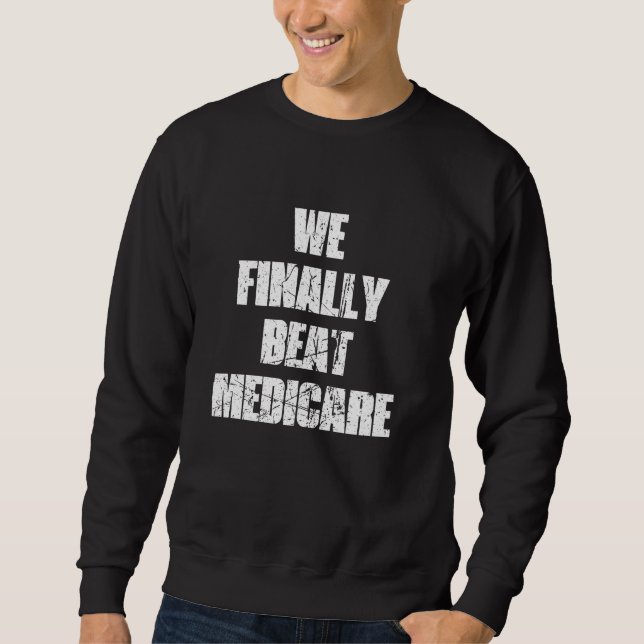 SUDADERA FINALMENTE GOLPEAMOS A MEDICARE 2024 (Anverso)