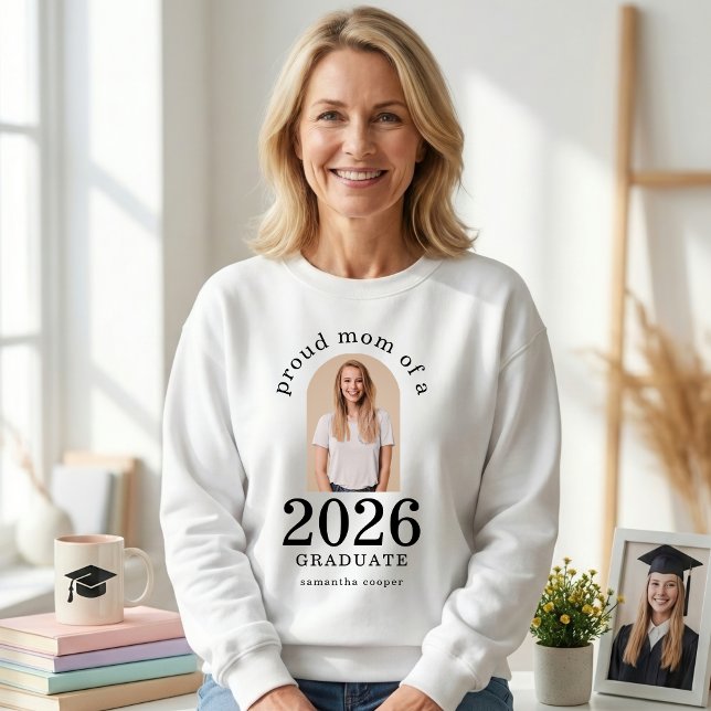Sudadera Foto de Arch Orgullosa Mamá del Graduado 2025 (Subido por el creador)
