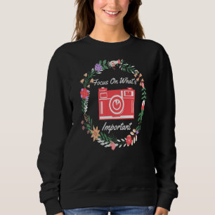 Sudadera Fotografía de cámara de época centrada en lo que s
