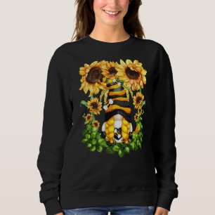 Sudadera Gnome De Abeja Cuidada Para Las Mujeres Abejeras Y