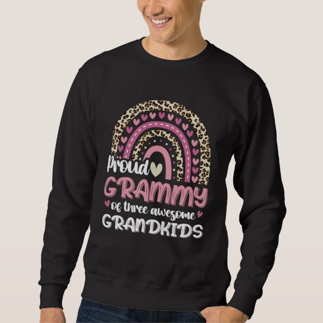 Sudadera Grammy Of Three Grandkids Leopard Rainbow Grandma  (Anverso)