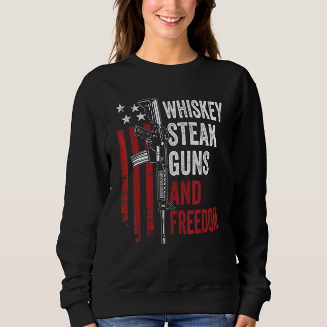 Sudadera Guns Whiskey Beer And Freedom Drinking Usa Gun O (Anverso)