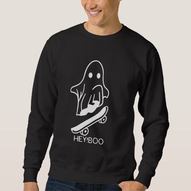 Sudadera Halloween Fun Meets Skateboard Passion in Hey Boo  (Anverso)