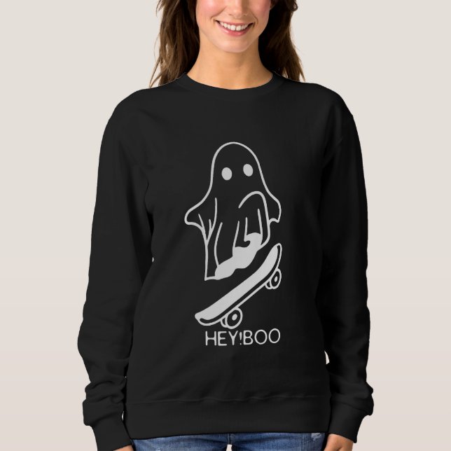 Sudadera Halloween Fun Meets Skateboard Passion in Hey Boo  (Anverso)