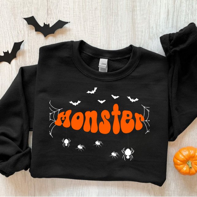 Sudadera Halloween season sweatshirt, spooky retro season (Retro lettering, with beautiful spider webs.)