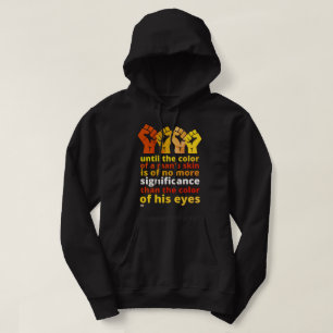 SUDADERA HASTA EL COLOR DE LA PIEL DE UN HOMBRE...