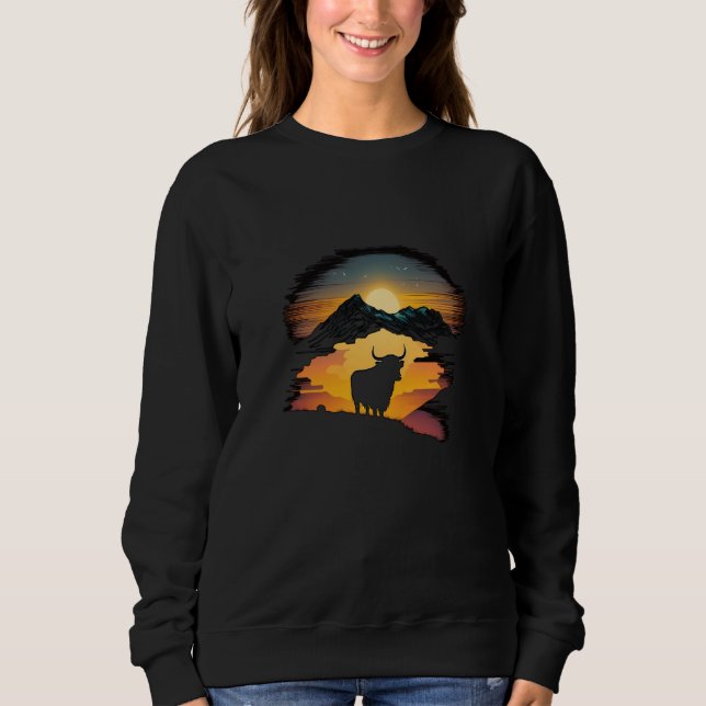 Sudadera Highland Cow Scottish Cattle Sunset  1 (Anverso)