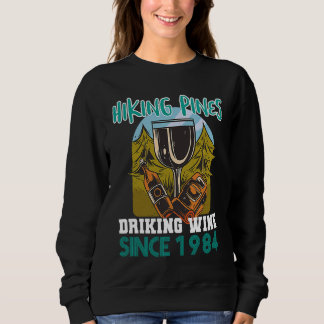 Sudadera Hiking pines drinking wine since 1984