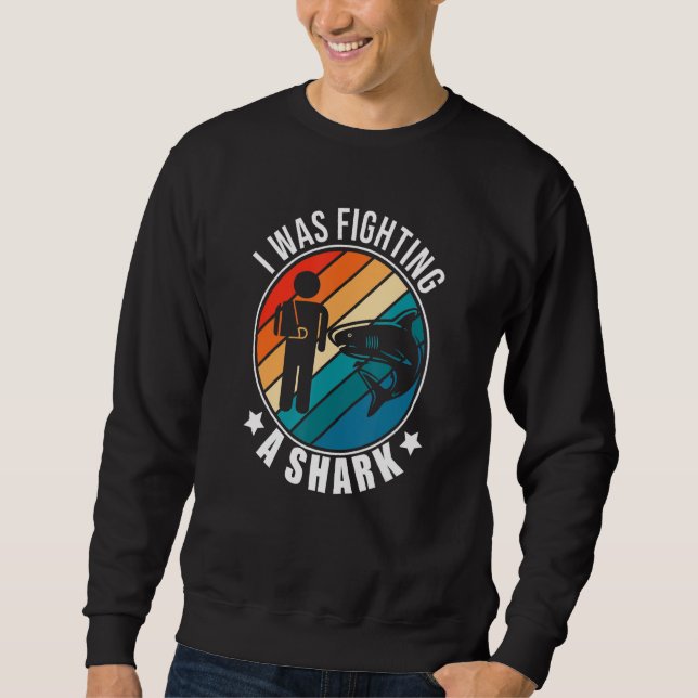 Sudadera I Was Fighting A Shark   Broken Arm Fracture (Anverso)