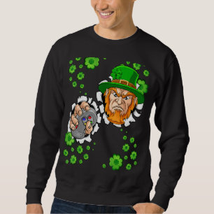 Sudadera Irlandés estaba jugando video juegos en el día de