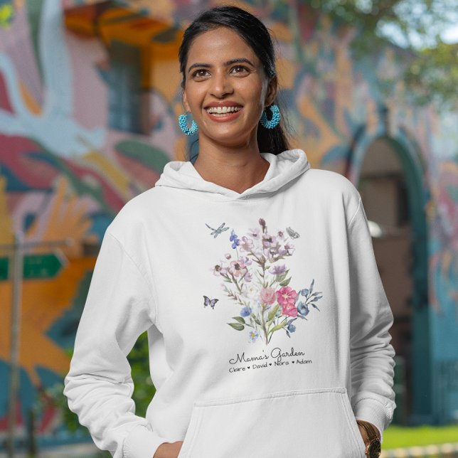 Sudadera Jardín Personalizado de Mamá (Wrap her in love with this cozy hoodie featuring flowers and customized kids' names!)