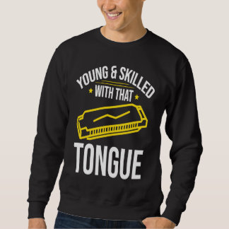 Sudadera Joven y habilidoso intérprete de armónica