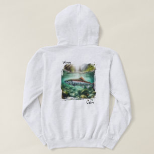 Sudadera Kokanee en el Arroyo de Montaña Tranquilo