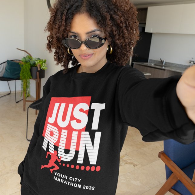 Sudadera La carrera de carreras de maratones rojas en la os (Just Run Red Marathon Runner Race Women's Dark Sweatshirt)